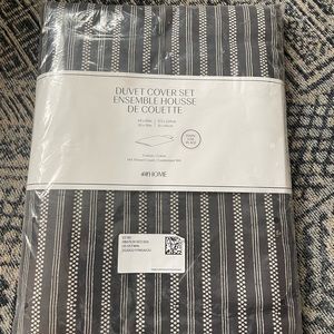 H&M Home Duvet Cover, Twin